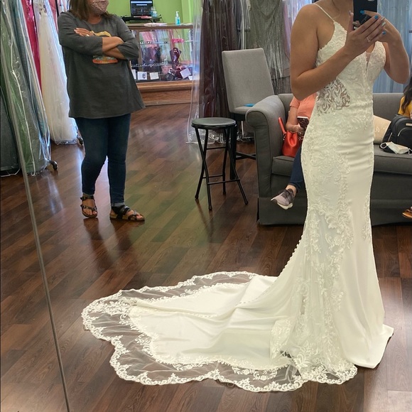 Stella York Wedding Dress - Picture 3 of 7